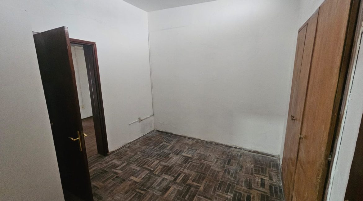 4bda4e06-0c09-41e4-8a37-e8d7a8ef792d