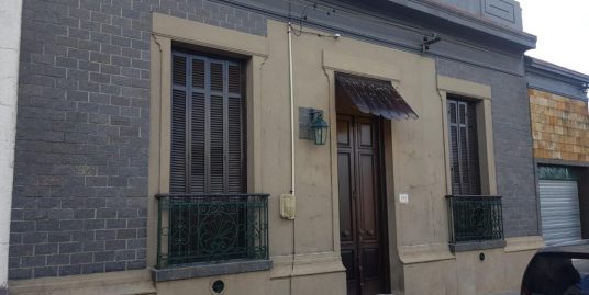 Gran casa, excelente estado.-